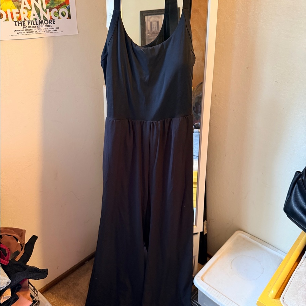 HALARA Black Sleeveless Dress